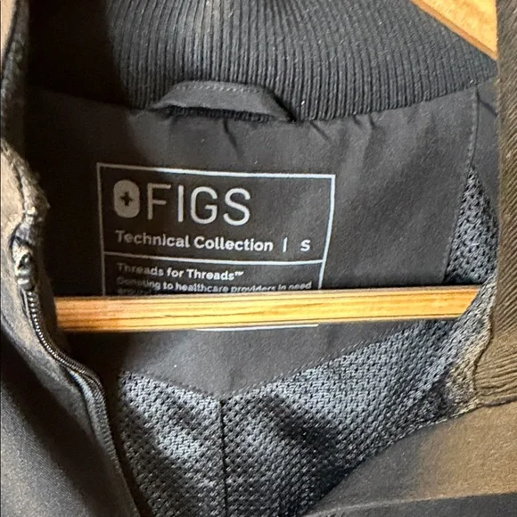 Figs Women's Black Sydney Jacket - Picture 4 of 5